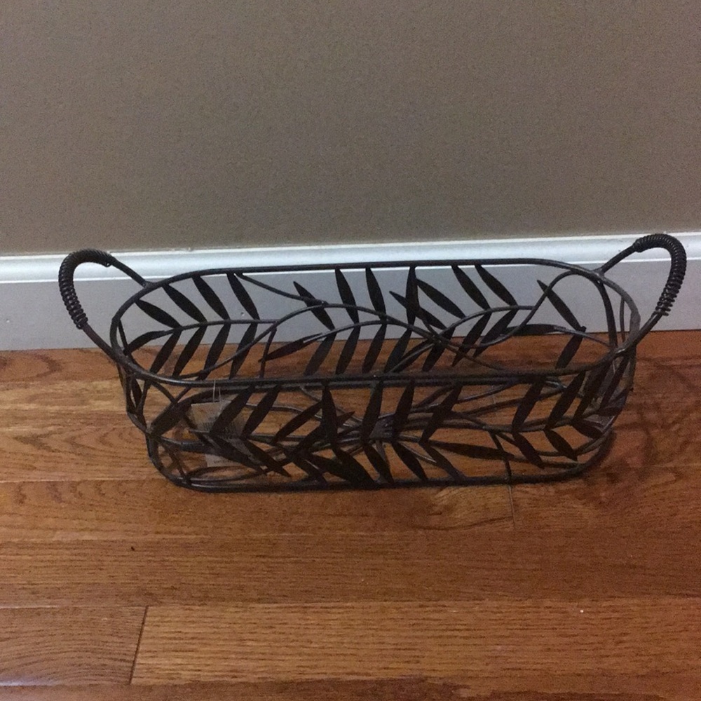 Centerpiece basket